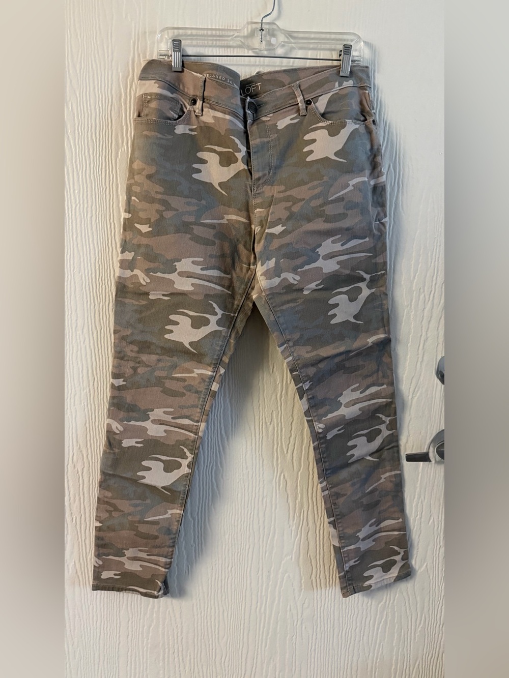 Women’s Loft - Camo Slim Fit Jeans - Neutral Camouflage
